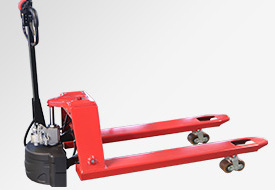 工廠倉(cāng)庫(kù)用電動(dòng)搬運(yùn)車裝卸貨物